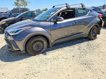 2021 Toyota C-HR JTNKHMBX5M1111853