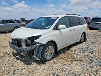 2016 Toyota Sienna 5TDYK3DC8GS706062