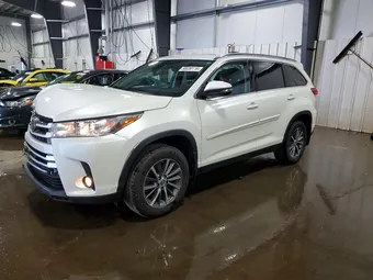 2019 Toyota Highlander 5TDJZRFH1KS627169