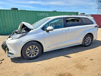 2021 Toyota Sienna 5TDJSKFC6MS001121