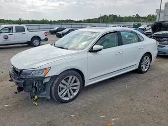 2018 Volkswagen Passat 1VWCA7A33JC000261