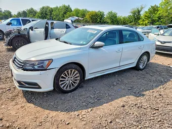 2017 Volkswagen Passat 1VWBT7A3XHC028820