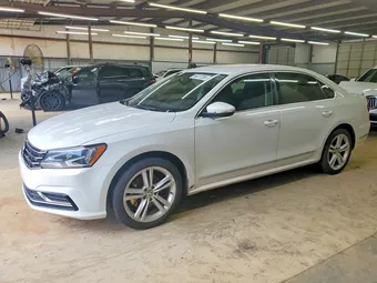 2017 Volkswagen Passat 1VWAT7A39HC043868