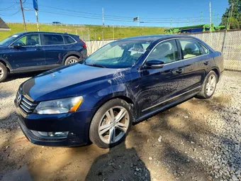 2015 Volkswagen Passat 1VWBT7A34FC024405