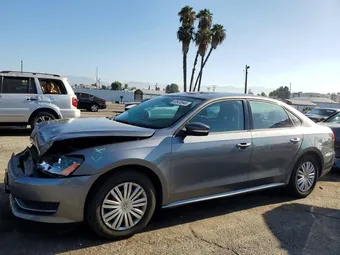 2015 Volkswagen Passat 1VWAT7A39FC074406