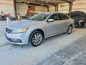 2018 Volkswagen Passat 1VWBA7A30JC020608
