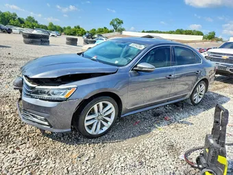 2017 Volkswagen Passat 1VWGT7A30HC028038