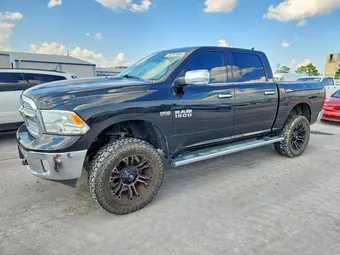 2017 Ram 1500 1C6RR7LT1HS637157