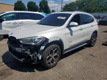 2017 BMW X1 WBXHT3C34H5F85087