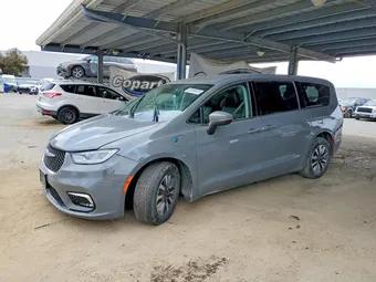 2023 Chrysler Pacifica Hybrid 2C4RC1L77PR608742