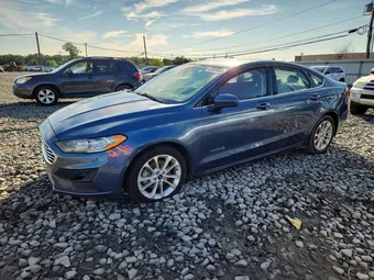 2019 Ford Fusion 3FA6P0LUXKR104878