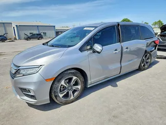 2018 Honda Odyssey 5FNRL6H88JB075558