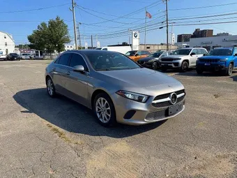 2019 Mercedes-Benz A-Class WDD3G4FB0KW024667