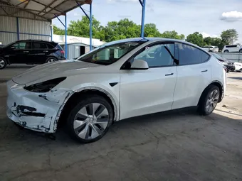 2023 Tesla Model Y 7SAYGDEE7PA190613