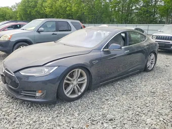 2015 Tesla Model S 5YJSA1E27FF116845