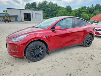2024 Tesla Model Y 7SAYGAEE6RF075683