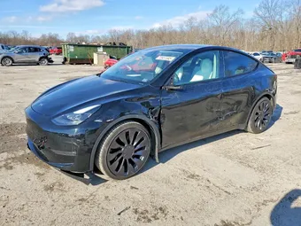 2024 Tesla Model Y 7SAYGDEF7RA264611
