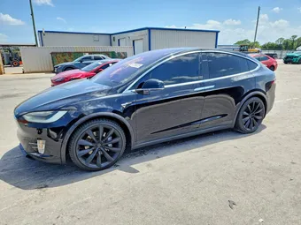2018 Tesla Model X 5YJXCBE23JF120499
