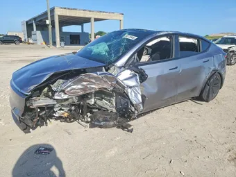 2026 Tesla Model Y 7SAYGDED1TA704277
