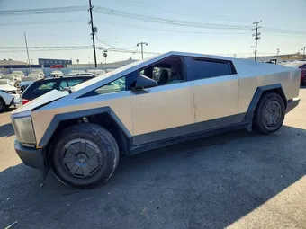 2025 Tesla Cybertruck 7G2CEHED8SA073141