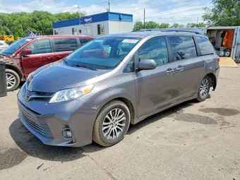 2020 Toyota Sienna 5TDYZ3DC4LS035804