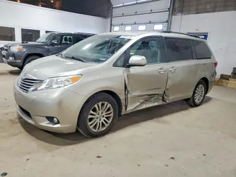 2017 Toyota Sienna 5TDYZ3DC3HS863978