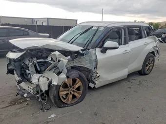 2023 Toyota Highlander 5TDABRCH6PS581340