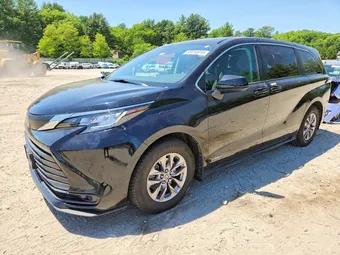 2021 Toyota Sienna 5TDKRKEC0MS016795