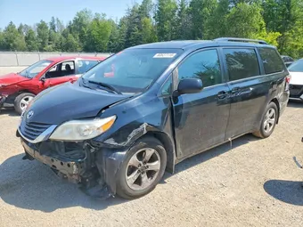 2017 Toyota Sienna 5TDKZ3DC3HS860391