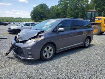 2020 Toyota Sienna 5TDKZ3DC3LS058318