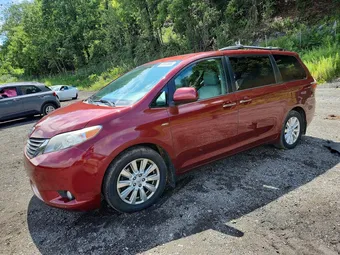2017 Toyota Sienna 5TDDZ3DC2HS150424