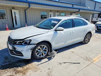 2017 Volkswagen Passat 1VWAT7A36HC048977