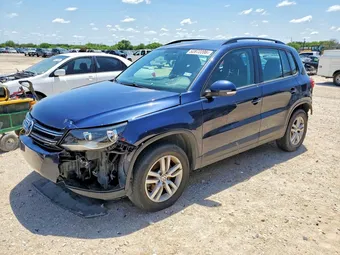 2015 Volkswagen Tiguan WVGAV7AX7FW612028