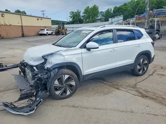 2025 Volkswagen Taos 3VVVC7B24SM083163