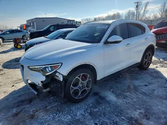 2018 Alfa Romeo ZASFAKRN3J7B59581