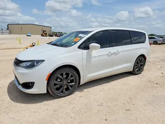 2018 Chrysler Pacifica 2C4RC1FG1JR357848 Lot 61753796