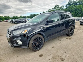 2017 Ford Escape 1FMCU9GDXHUE05717