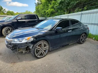 2017 Honda Accord 1HGCR2F1XHA090585