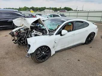 2018 Porsche Panamera WP0AB2A7XJL136528