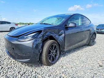 2025 Tesla Model Y 7SAYGDED5SF258877