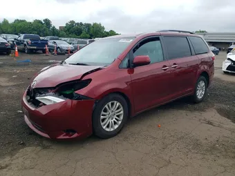 2017 Toyota Sienna 5TDYZ3DC6HS859973