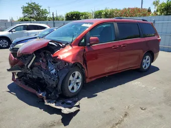 2019 Toyota Sienna 5TDKZ3DC3KS008744