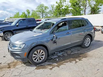 2018 Volkswagen Tiguan 3VV1B7AX2JM074054