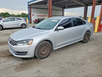 2015 Volkswagen Passat 1VWAS7A33FC102896