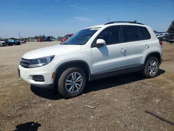 2016 Volkswagen Tiguan WVGBV7AX2GW557218