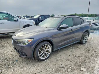 2018 Alfa Romeo ZASFAKNN3J7B91646
