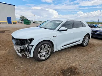 2019 Audi e-tron WA1LAAGE1KB024567