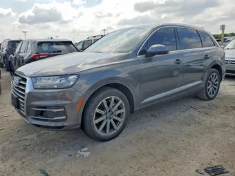 2018 Audi Q7 WA1LAAF77JD041055