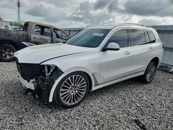 2021 BMW X7 5UXCW2C06M9F55279