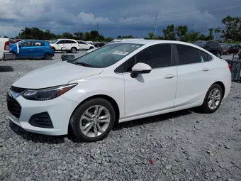 2019 Chevrolet Cruze 1G1BE5SM4K7146542